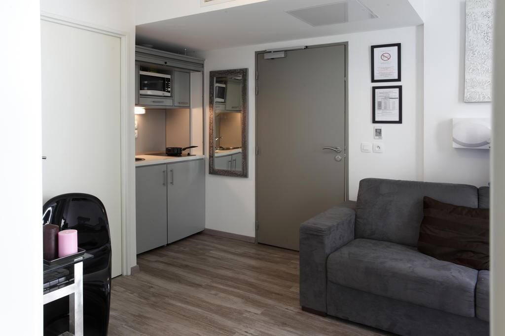 Make a quick meal in the kitchenette.