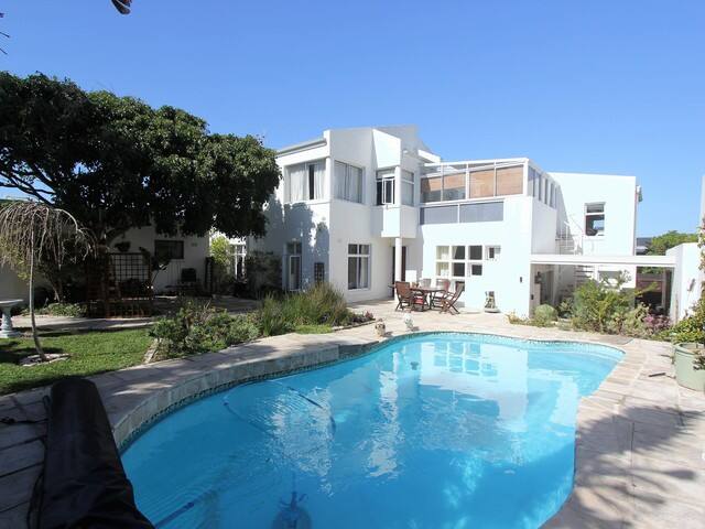 Cormorant and Kingfisher Hotspot