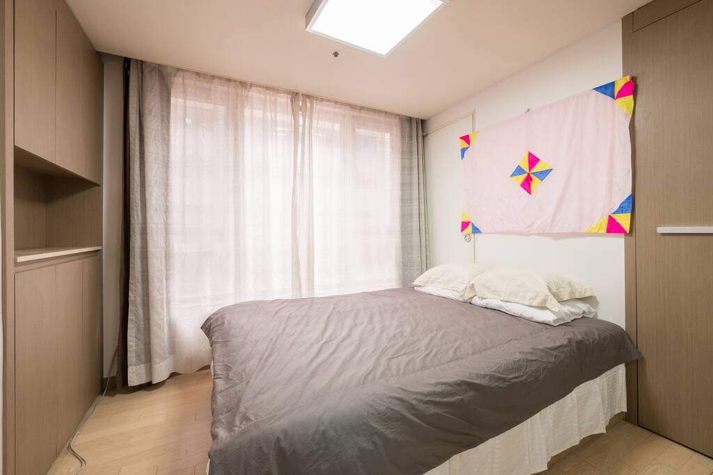Queen size bedroom
