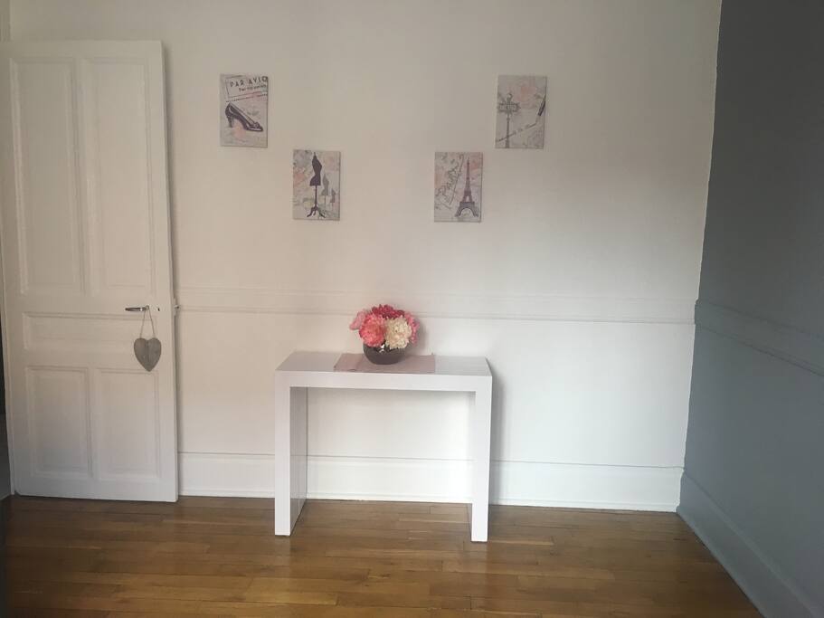 Commode extensible, capacité 8-10 places