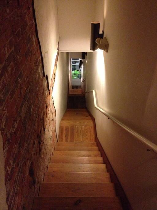 Two flights of steps to the third floor