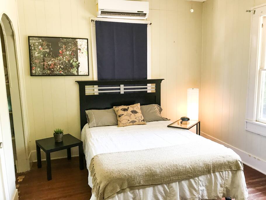 Luxurious Sheets and feather pillows for Immensely Satisfying Slumber