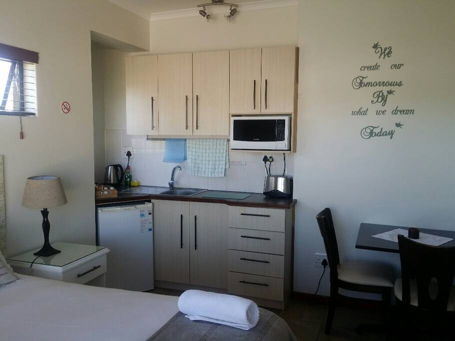 Room 2 kitchentte
