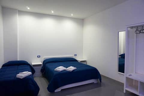 ROMA CENTRO/TERMINI - Ampia Camera Quadrupla