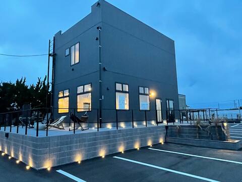 [Entire one building] Up to 10 people in front of Kujukuri Beach, large living room, 2F capsule bed 