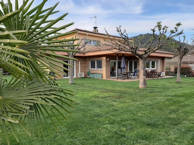 Ca La Pilar. Alojamiento familiar.