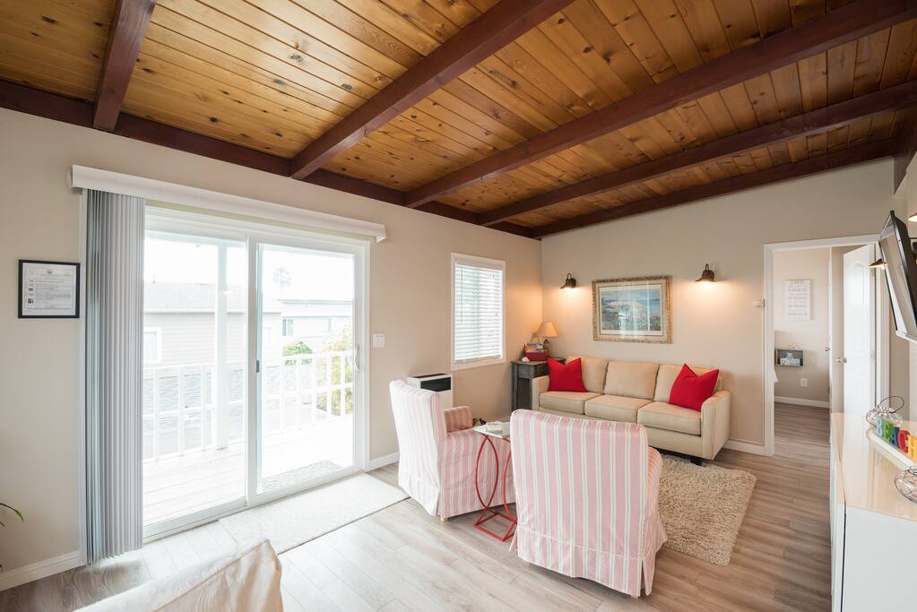 Pleasant living room!