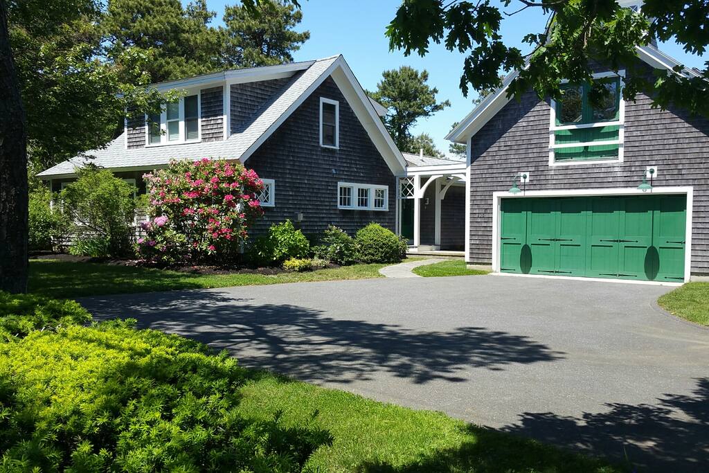 Chatham, MA 258 Orleans Rd 4BR + loft Beauty! Houses for Rent in