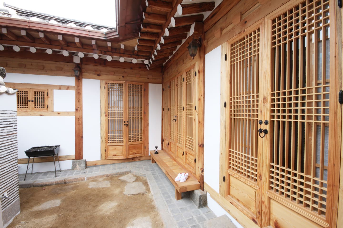 Korean Traditional Hanok | 30 Marvelously Beautiful Airbnbs Around the World