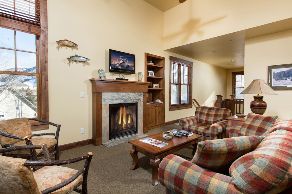 Love Ridge Residence-524 Lower Snow King Living Room