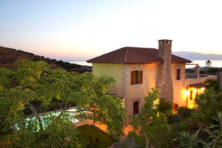 Luxurious Stone Villa Patriko , kaliviani, Crete gallery image 2