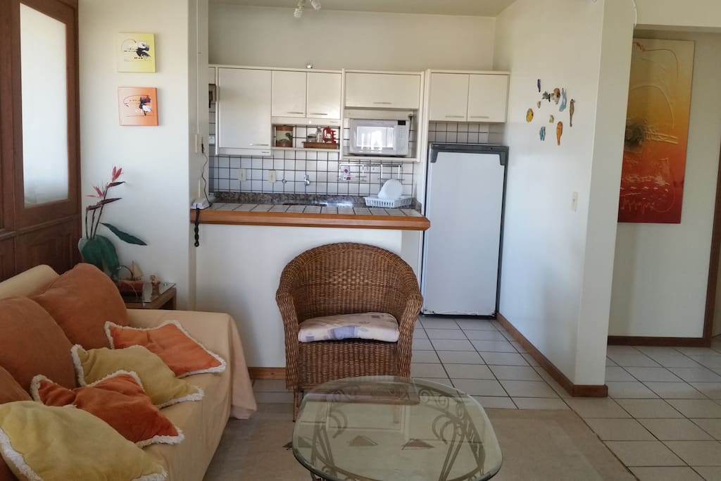 Sala de Estar e cozinha.