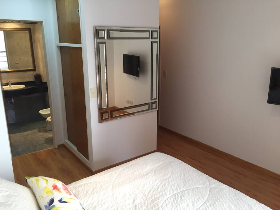 Dormitorio en suite.
Bedroom en suite.