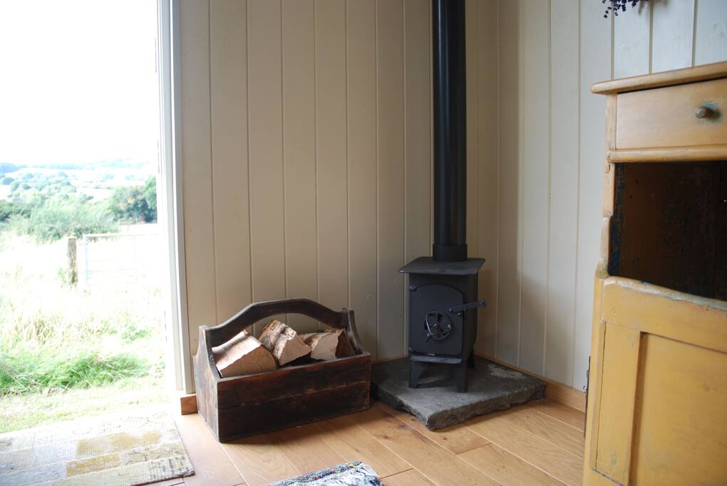 Logs provided for the burner