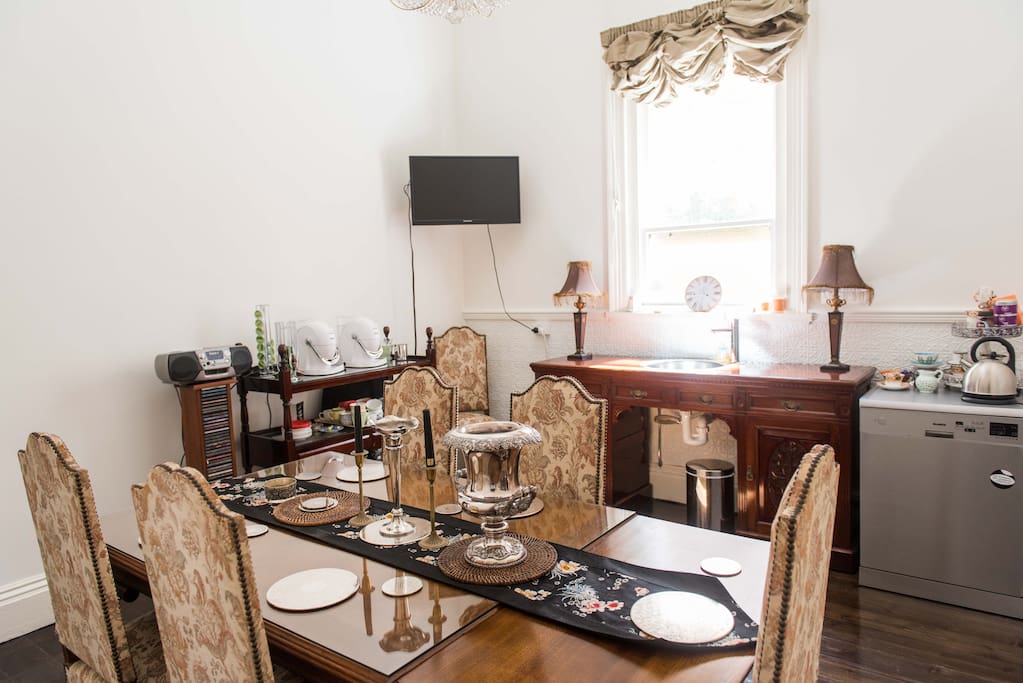 Guest Dining Room & Kitchen