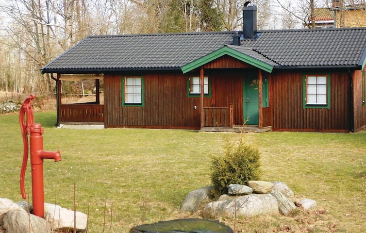 Holiday cottage with 2 bedrooms on 63m² in Hindås