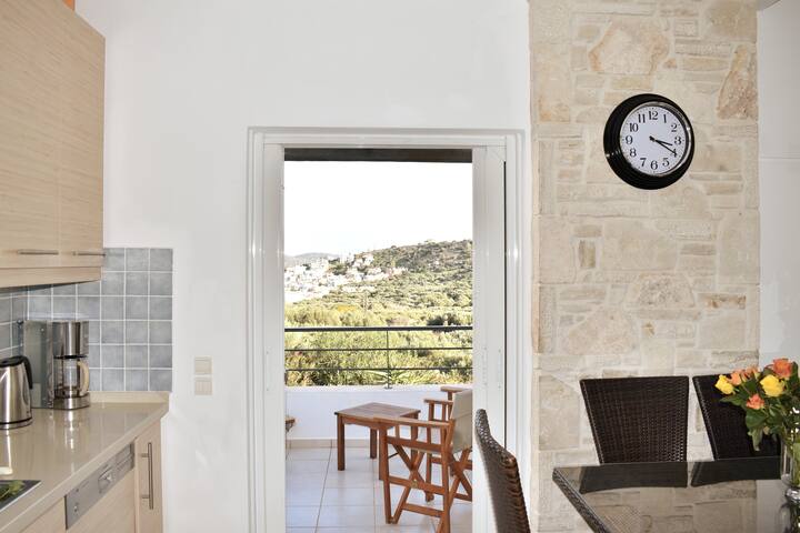 Quiet villa for 6, private pool, garden, 3 bedroom gallery image 5