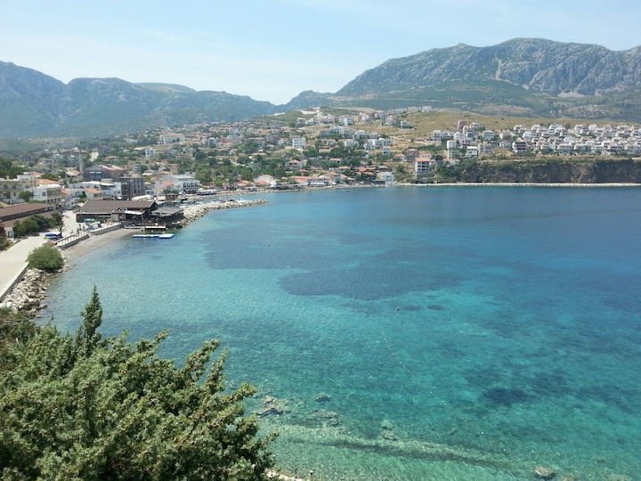Karaburunda Temiz,Yeni,Sevimli 1+1 Daire Çam Karaburun şehrinde