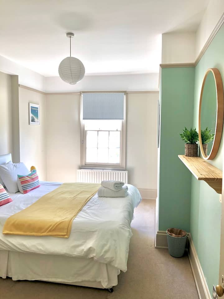 Bedroom 5 - King or 2 single beds