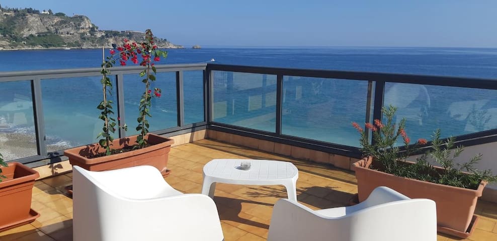 Taormina sloping roof Apartment Side Sea View