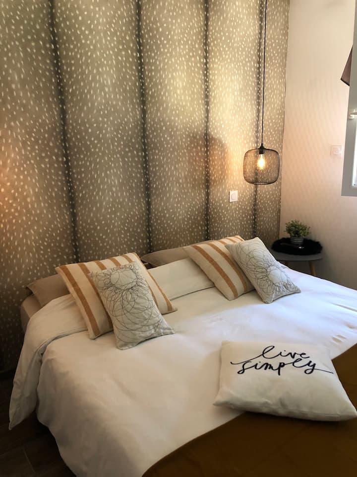 Hoofdslaapkamer - 160 cm tweepersoonsbed
tv