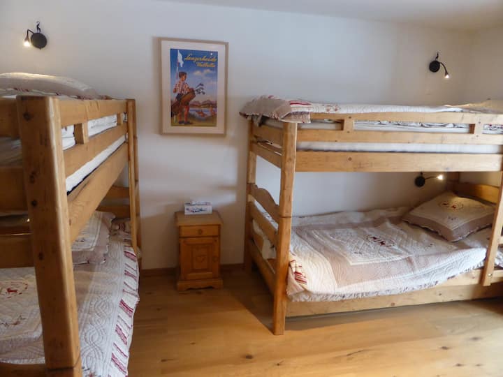 Dormitorio para niños, piso inferior