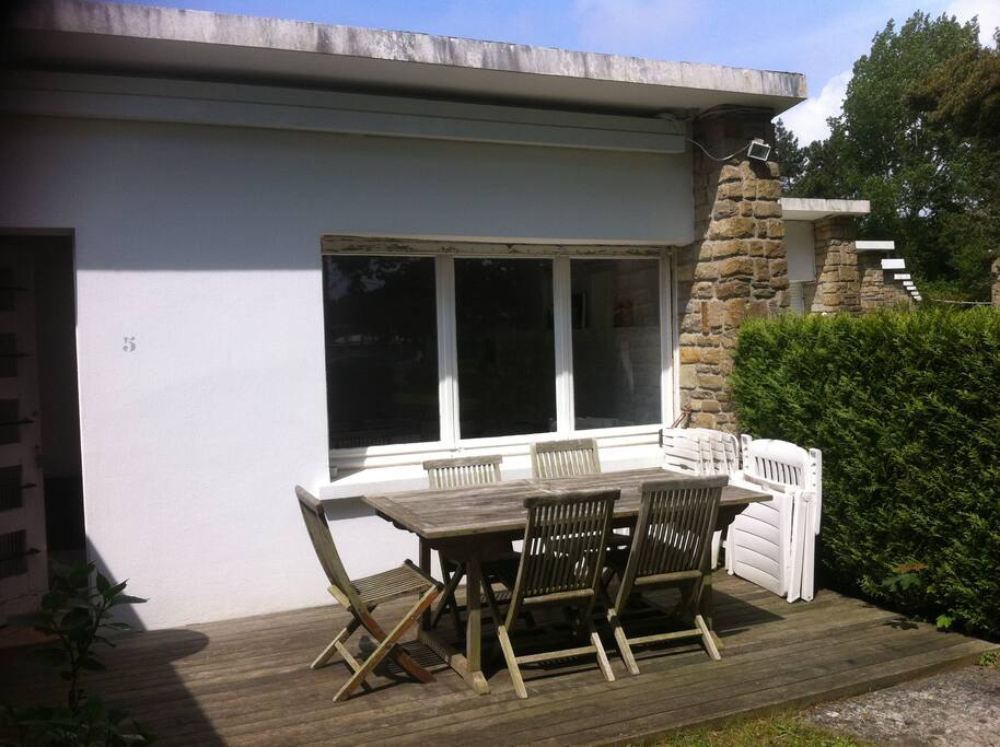 Vue extérieure sur la terrasse.