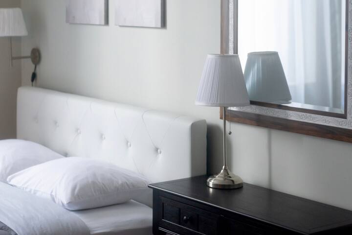 FREE PARKING Large 2BR2BA by Millenium Park gallery image 5