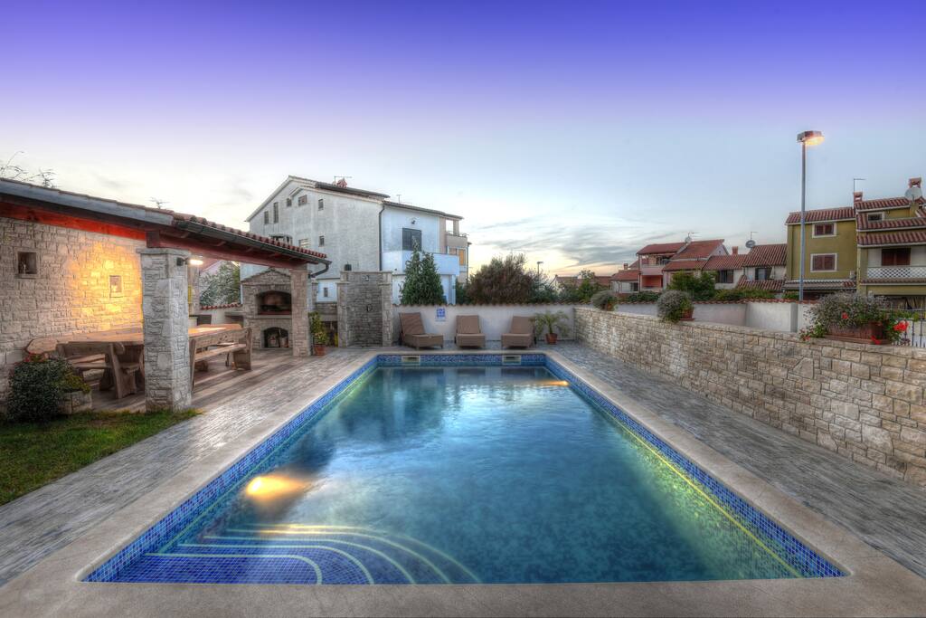 Private pool direct in front of the Apartments