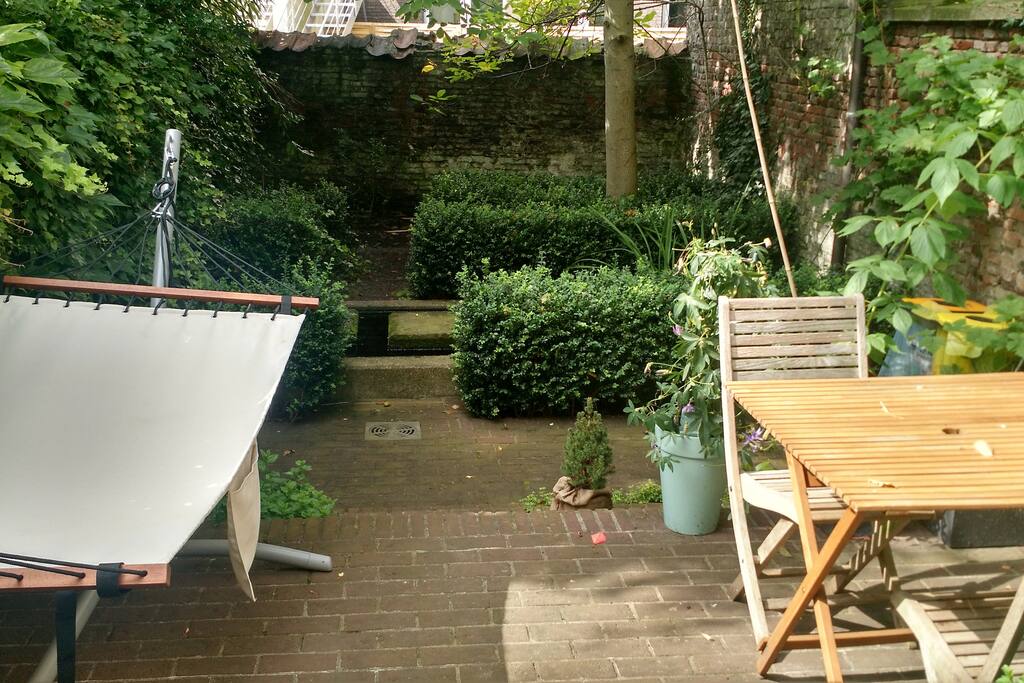 Terras met hangmat