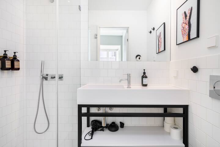 LS48 1 | Premium Location Perfect for Families gallery image 5