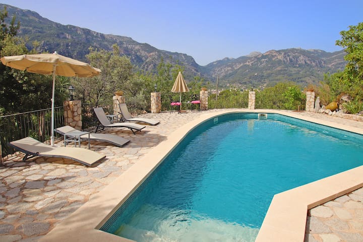 Lovely country house in Fornalutx