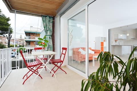 Apartment 300m from ocean. Wifi