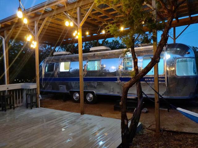 9 Cabins At Rim Rock on 3 acres with pool! gallery image 4