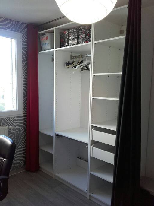 Dressing dans la chambre