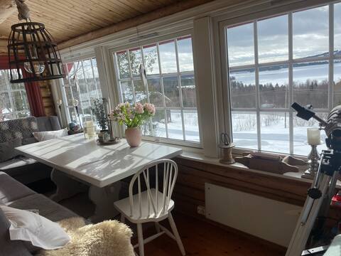 Pearl:) 120 km Old log cabin