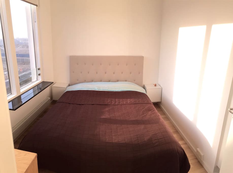Bedroom with king size bed (180X200)