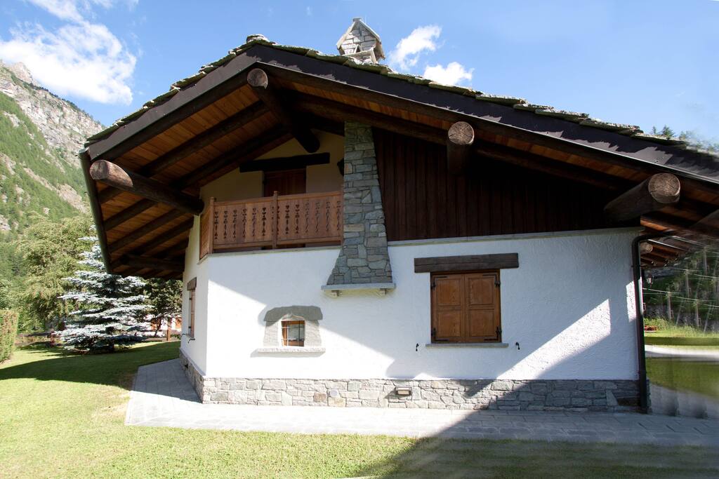 Esterno