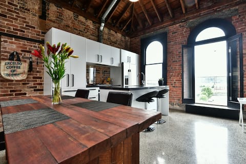 Popular Airbnb listing: The Terminus Inner City Heritage Apartment 6 in Dunedin Centre