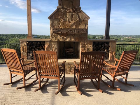 Modern Hill Country Retreat