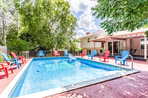 Heated All season pool Private Spacious King bed