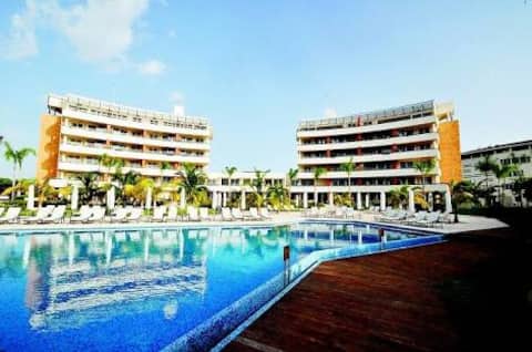 3 bdrm Beach Front apartment