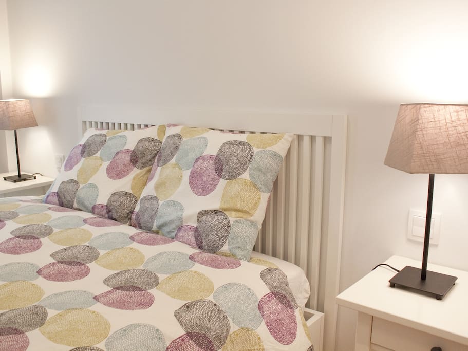 Bedroom with queen size bed