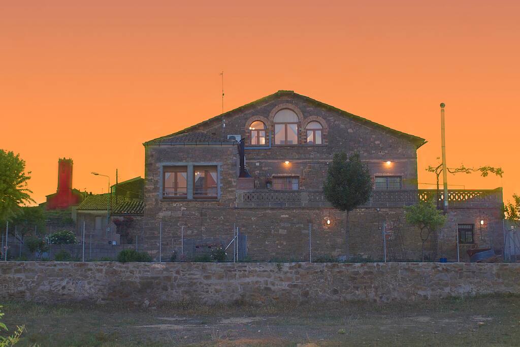 Cal Mingo. Casa al capvespre.