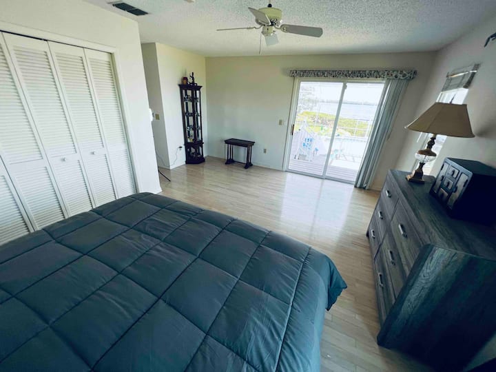 Second bedroom view B. King size-säng