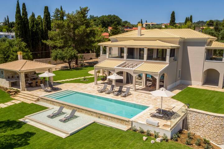 TitusCFU Holiday Rentals Management managed Airbnb listing 1