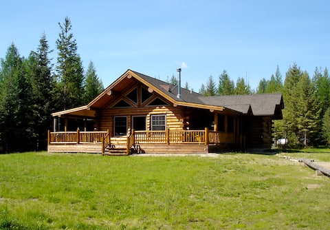 The Nest - A log home on Lake Creek