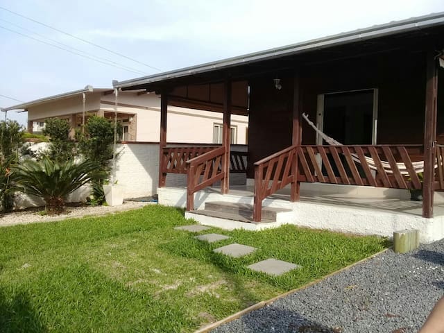 CASA PROXIMO DO BETO CARRERO E PRAIAS DA REGIÃO