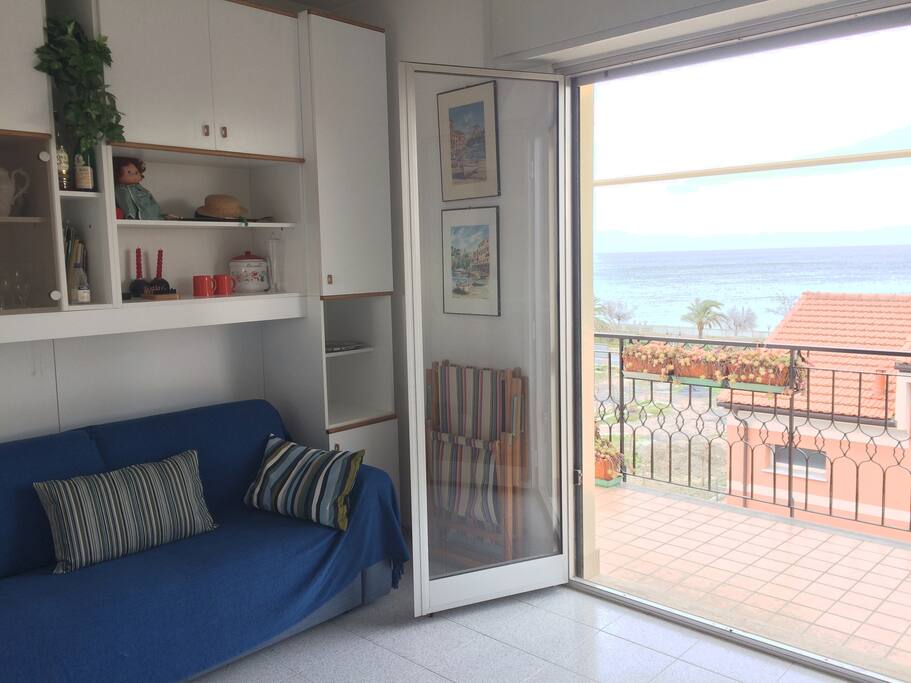 Soggiorno vista mare