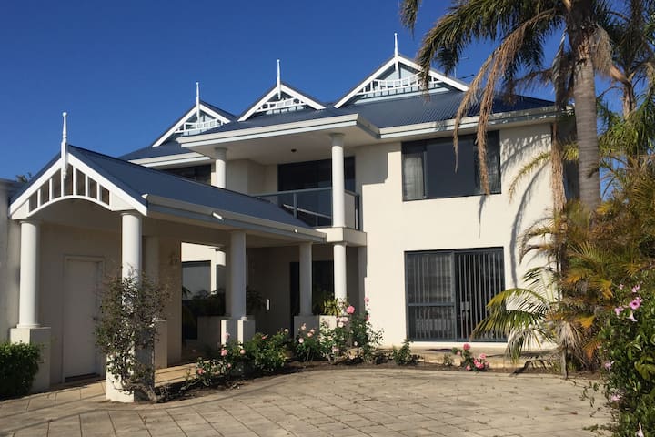 “Eau de Vie” Canal front home with private jetty gallery image 3